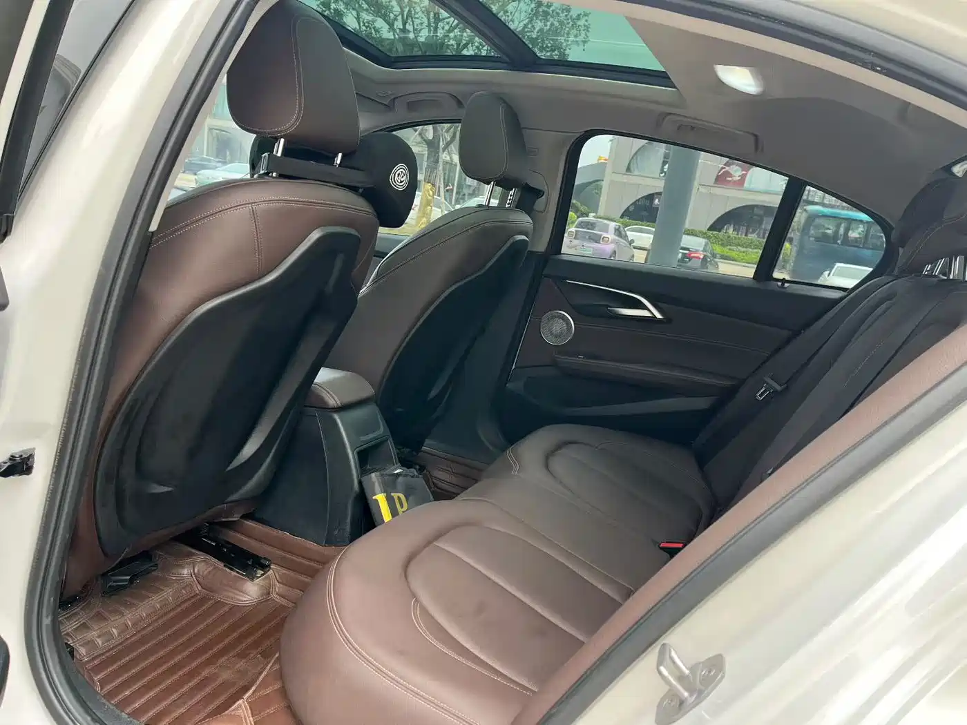 BMW 1 Series 2022 120i M Sport Shadow Edition фото 8