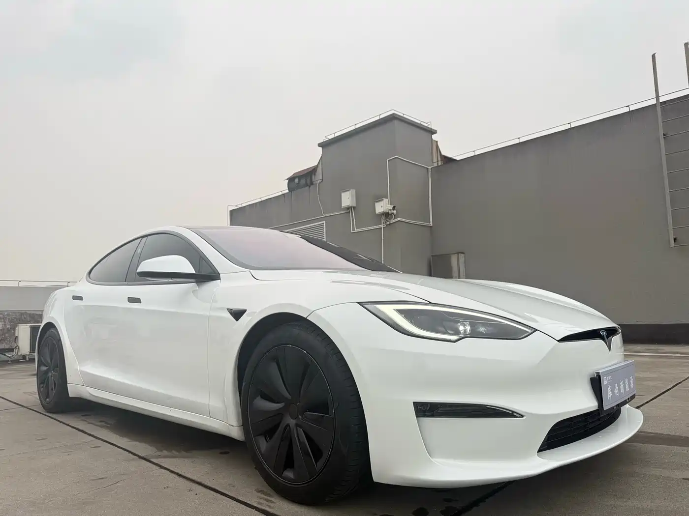 TESLA MODEL S