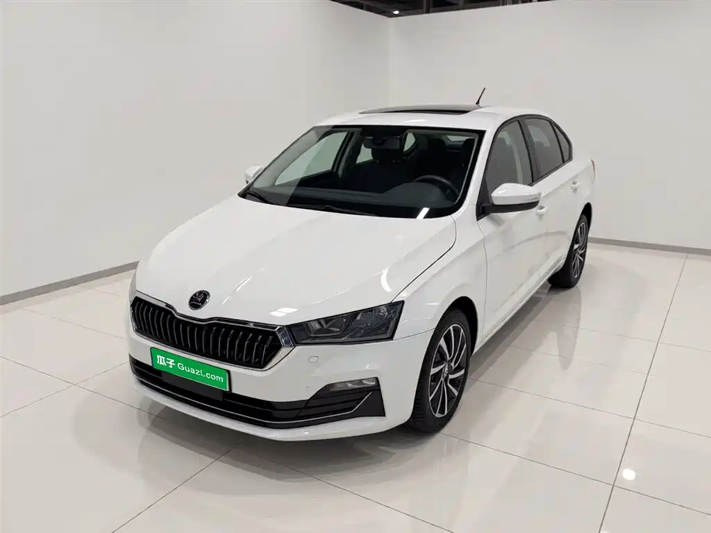 Škoda Rapid 2020 1.5L Automatic Comfort Edition фото 2