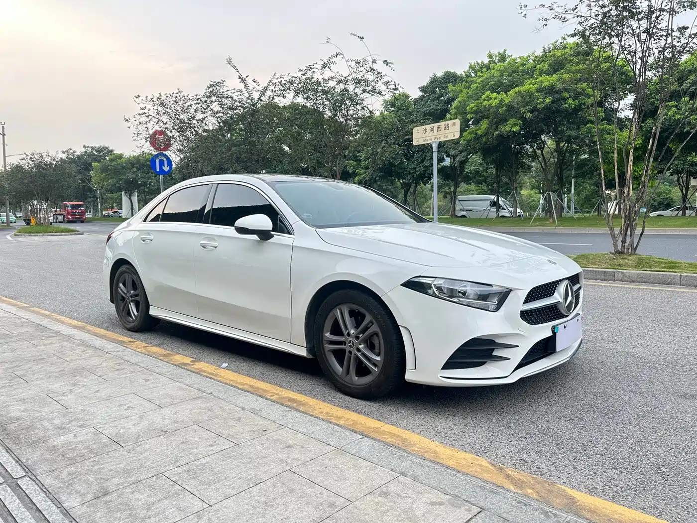 Mercedes-Benz A-Class 2022 A 180 L фото 8