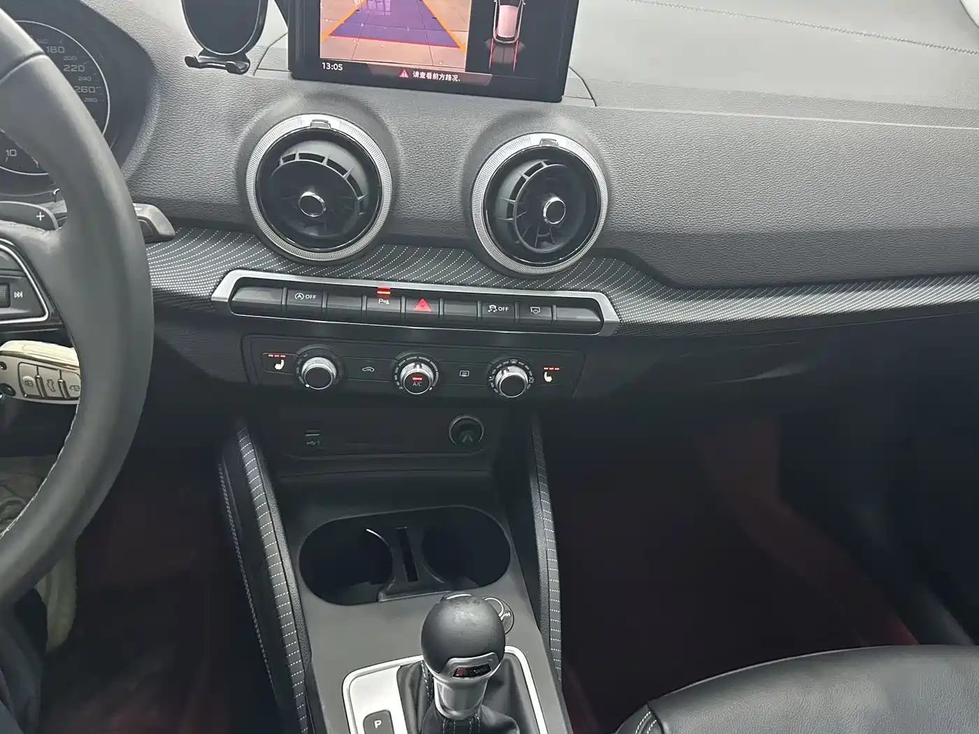 Audi Q2L 2023 2022 35 TFSI Progressive Elegance