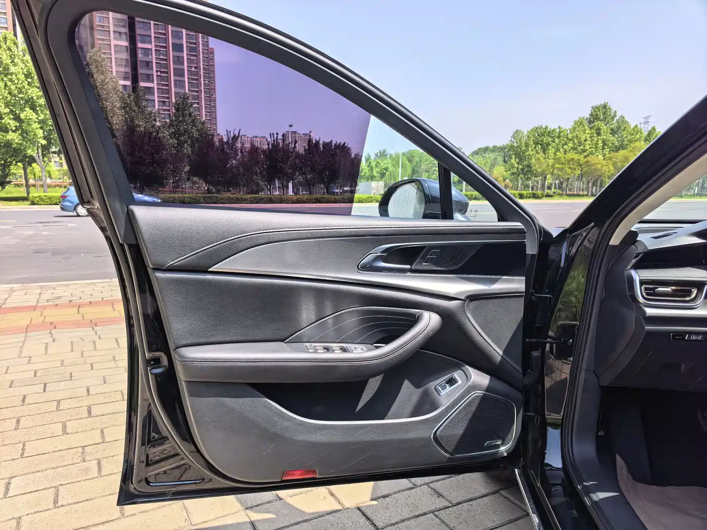 Hongqi H5 2024 1.5T DCT Smart Connect Flag Rhythm Edition фото 7