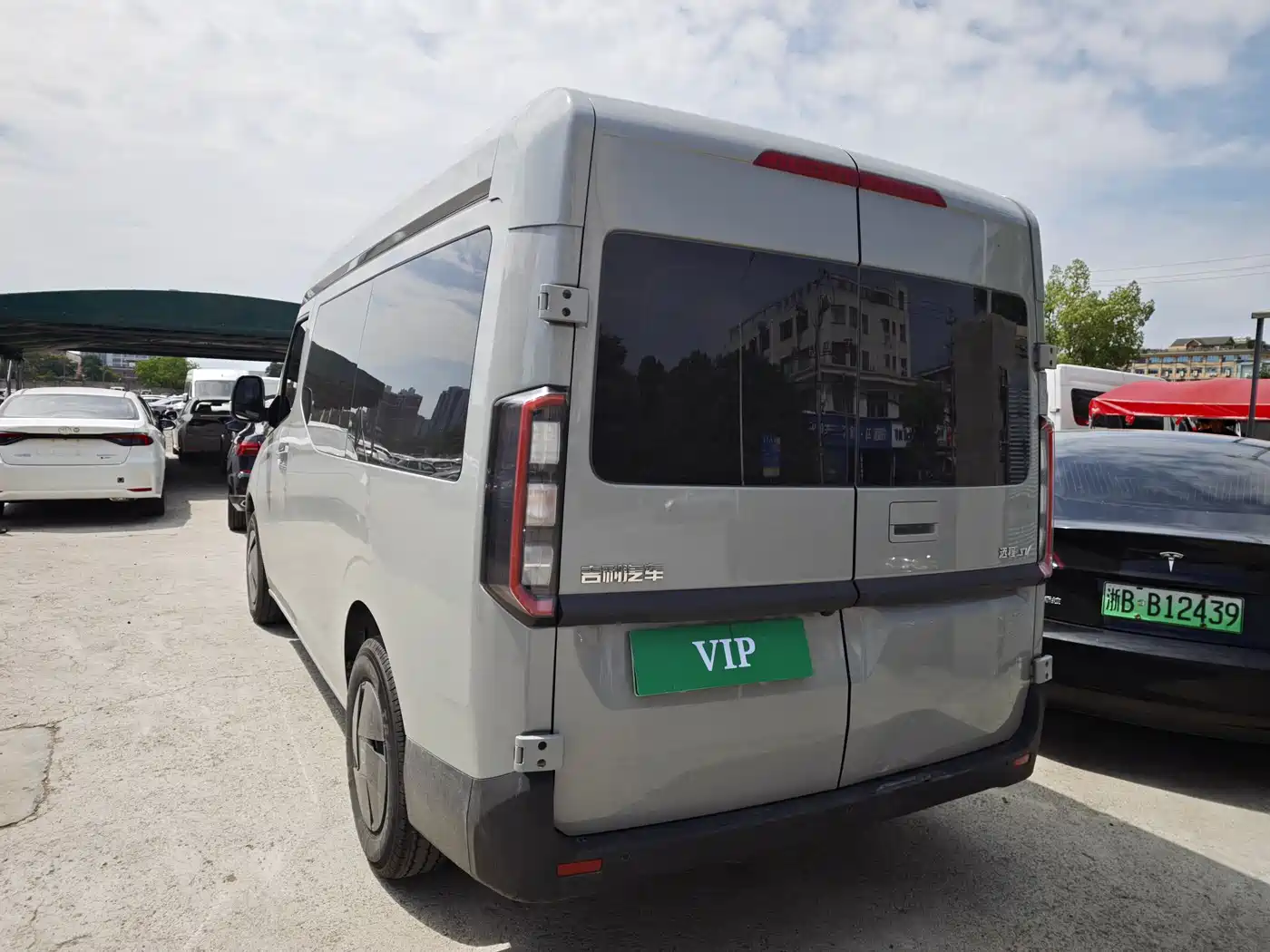 Yuan Cheng Farizon Super VAN 2025 2025 Smart Wealth Edition Short Wheelbase Medium Roof 68kWh Smart Core