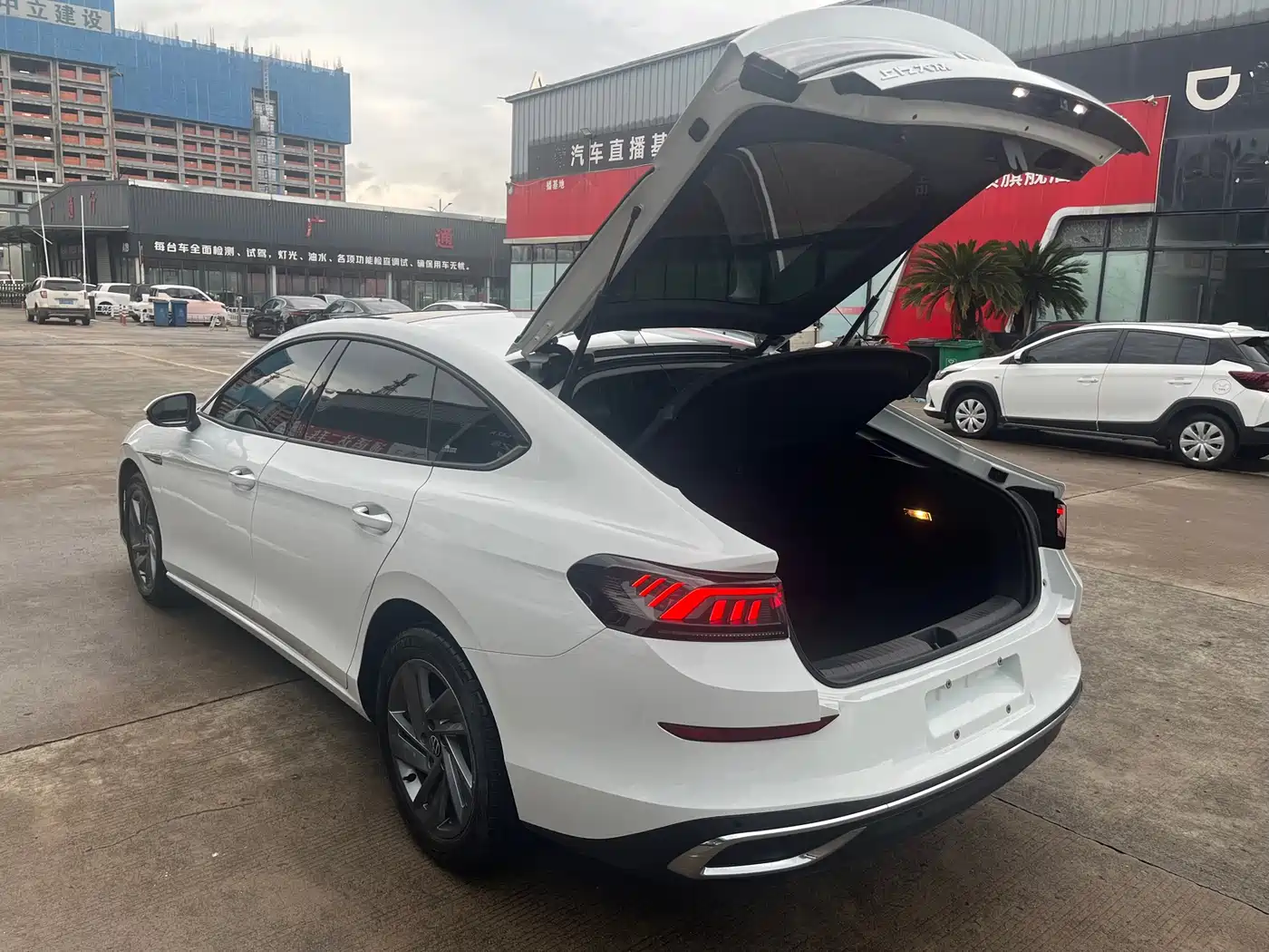 Volkswagen Lamando 2024 Lamando L 280TSI DSG Stylish Edition фото 13