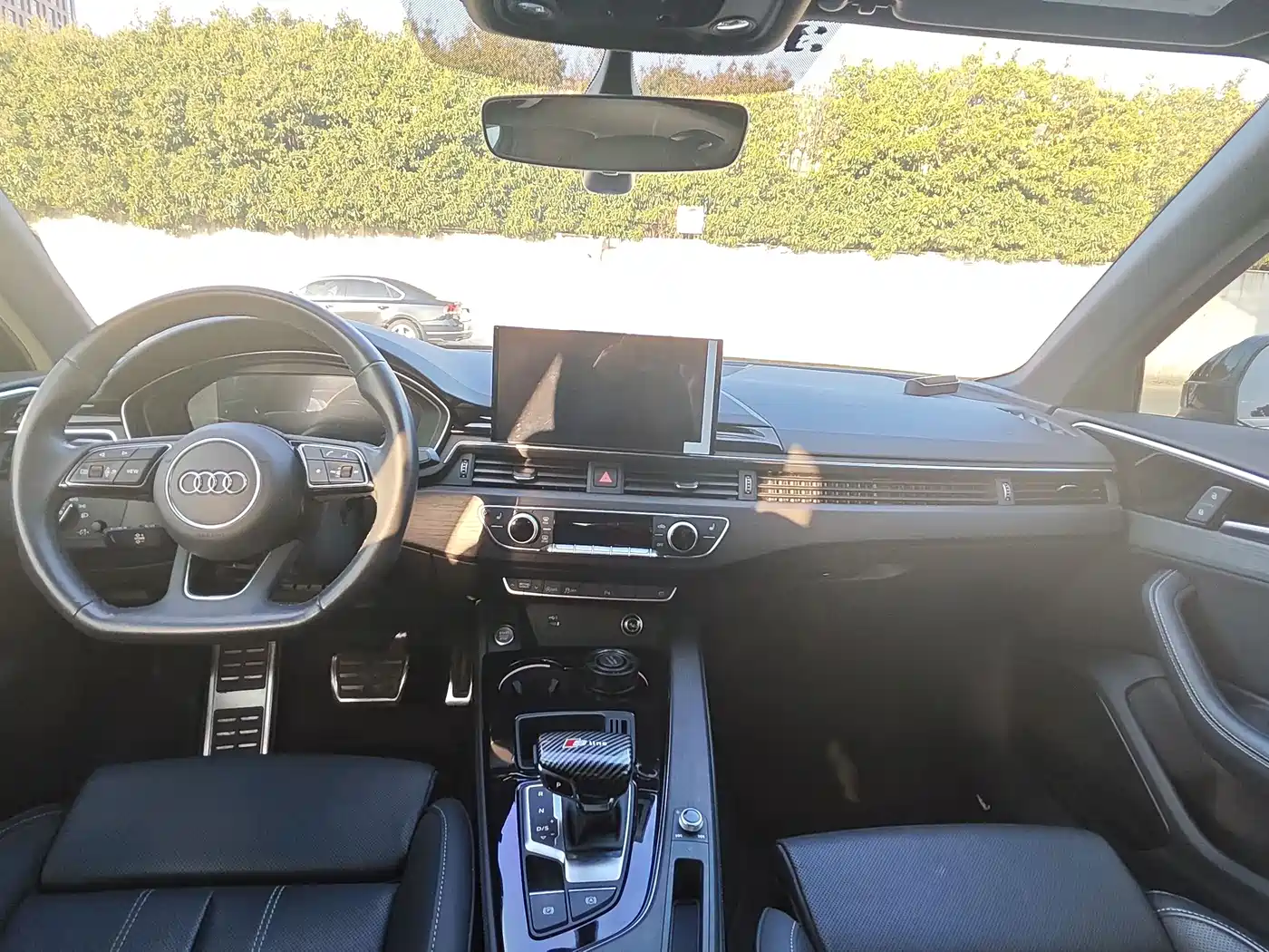 Audi A4L 2023 40 TFSI Luxury Sport фото 12