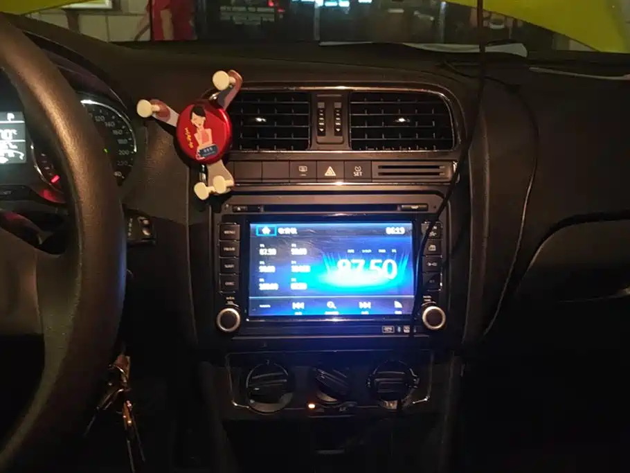 Volkswagen Polo 2014 1.6L Automatic Comfort Edition фото 13