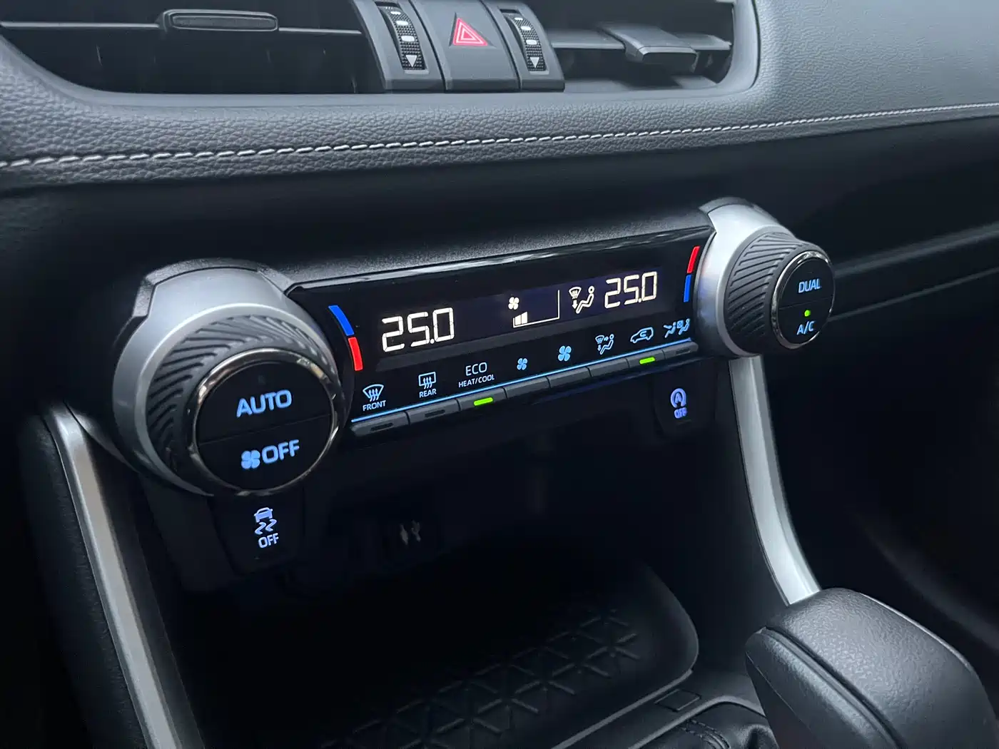 Toyota RAV4 Rongfang 2022 2.0L CVT 2WD Trend Edition фото 14