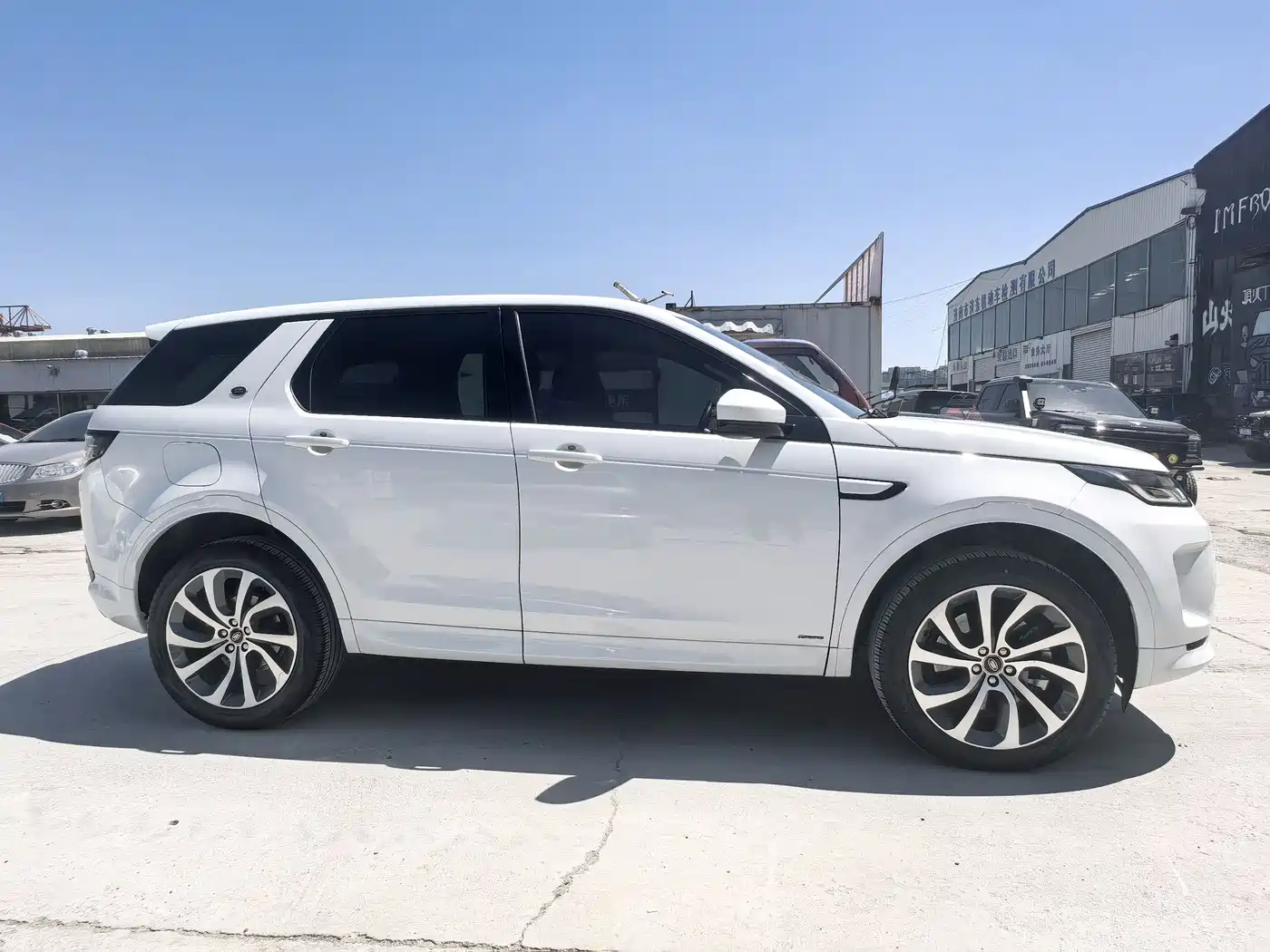 Land Rover Discovery Sport 2020 249PS R-Dynamic Performance фото 5