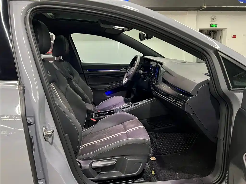 Volkswagen Golf 2023 280TSI DSG R-Line Lite фото 20