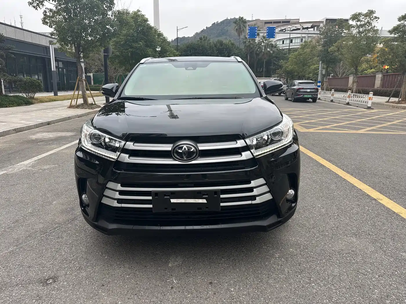 TOYOTA HIGHLANDER