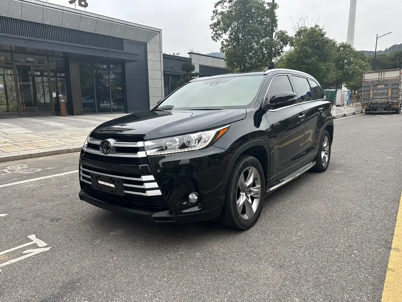 TOYOTA HIGHLANDER
