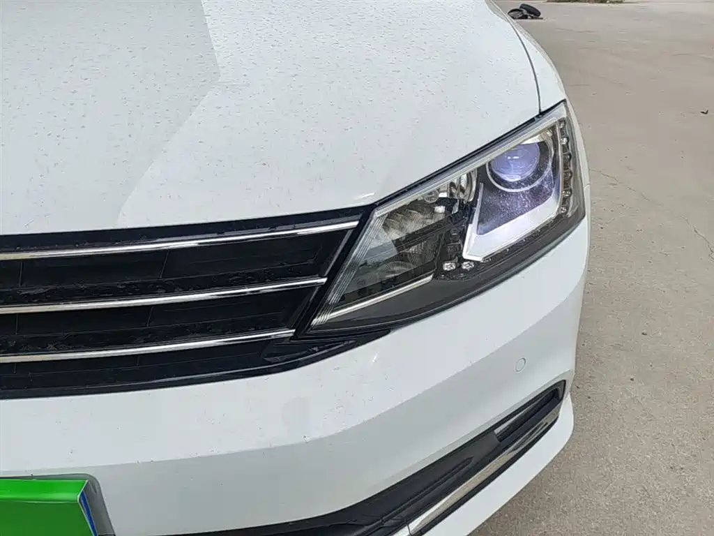 Volkswagen Sagitar 2017 230TSI Automatic Luxury фото 24