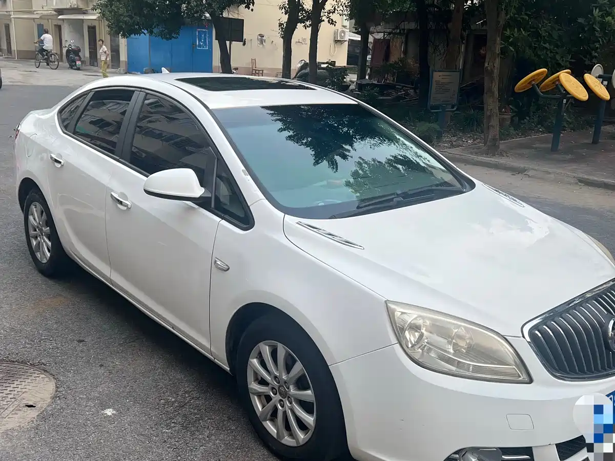 Buick Excelle 2012 GT 1.6L Manual Progressive Edition фото 2