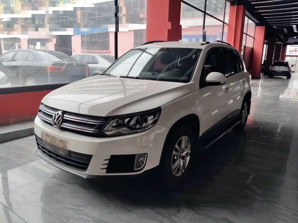 Volkswagen Tiguan 2015 1.8TSI Automatic 2WD Trendline фото 2