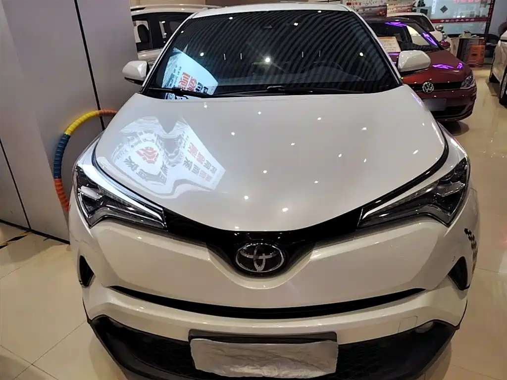 Toyota C-HR 2018 Model 2.0L Luxury Sunroof Version China V фото 3