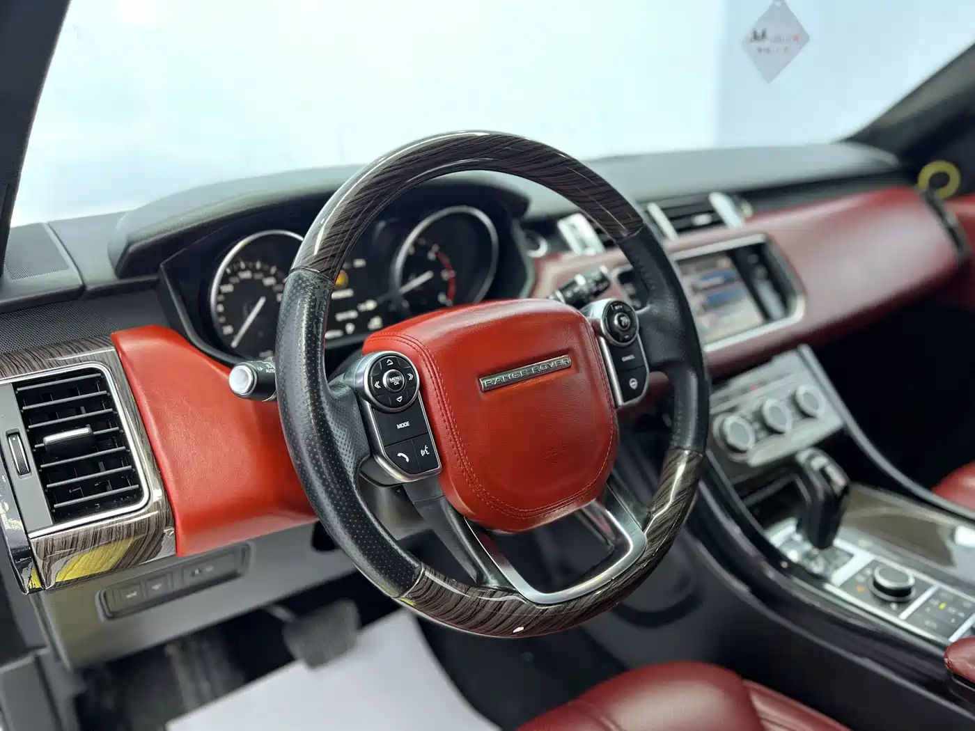 Land Rover Range Rover Sport 2014 3.0 SC V6 HSE фото 12