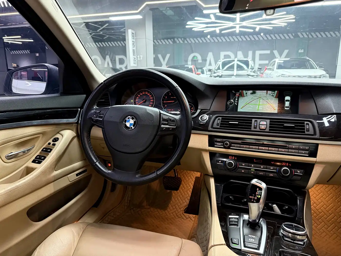 BMW 5 Series 2014 525Li Luxury Design Package фото 14