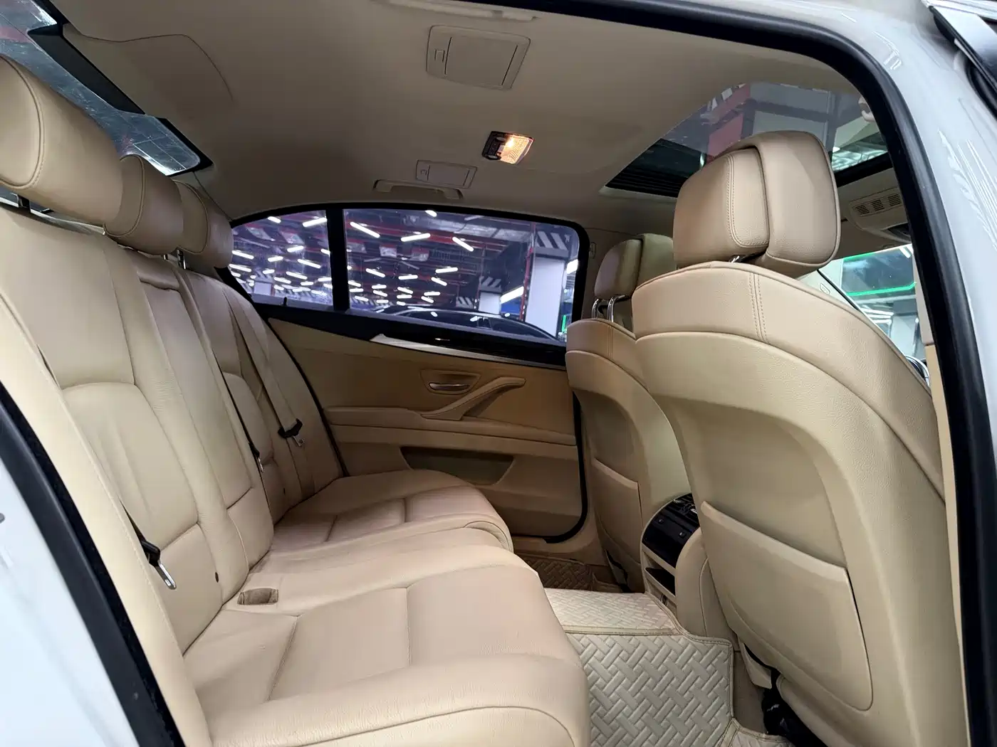 BMW 5 Series 2014 525Li Luxury Design Package фото 22
