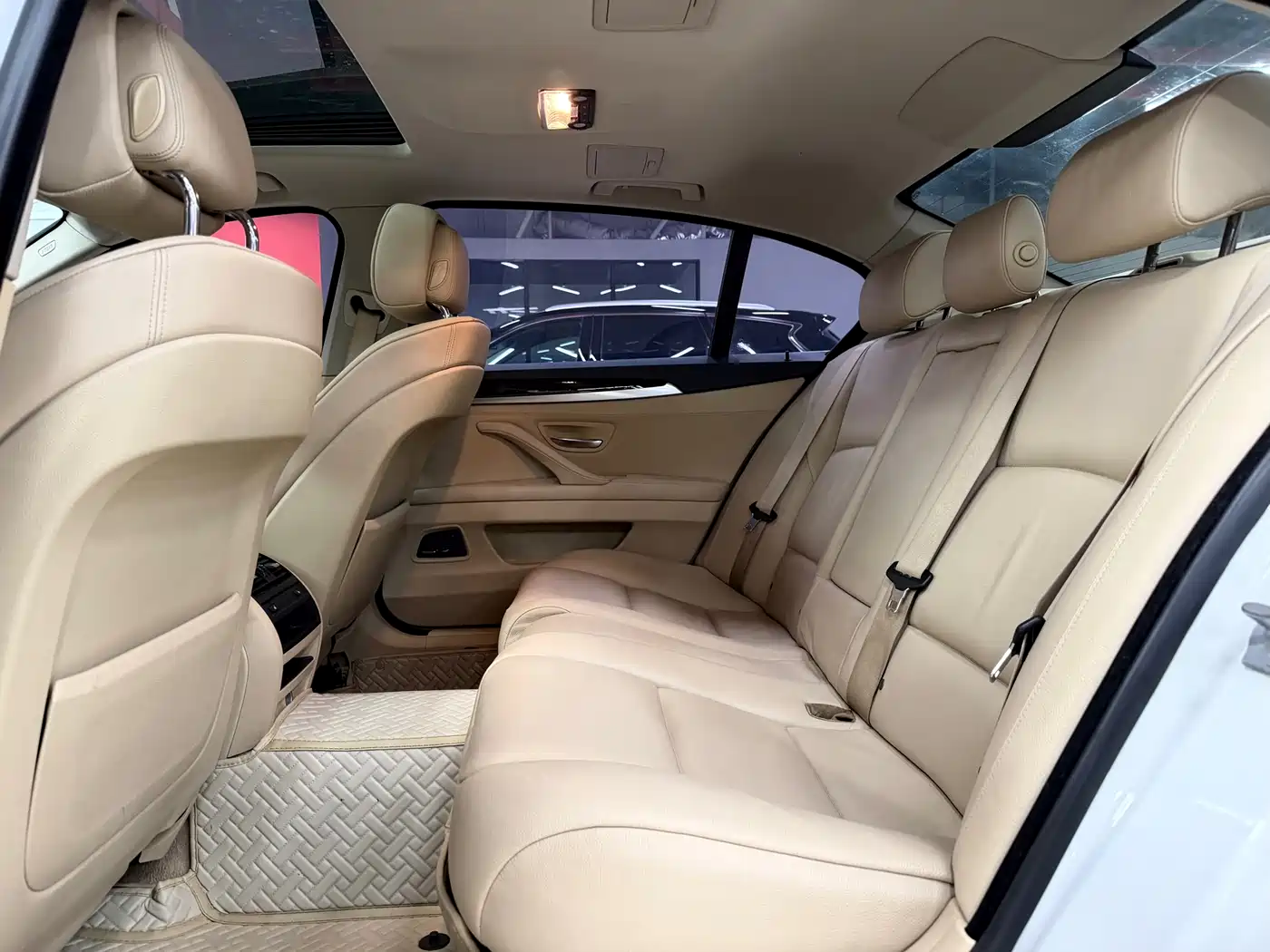 BMW 5 Series 2014 525Li Luxury Design Package фото 11