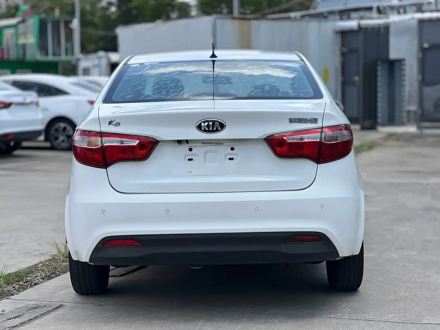 Kia K2 2013 2011 Sedan 1.4L AT GLS