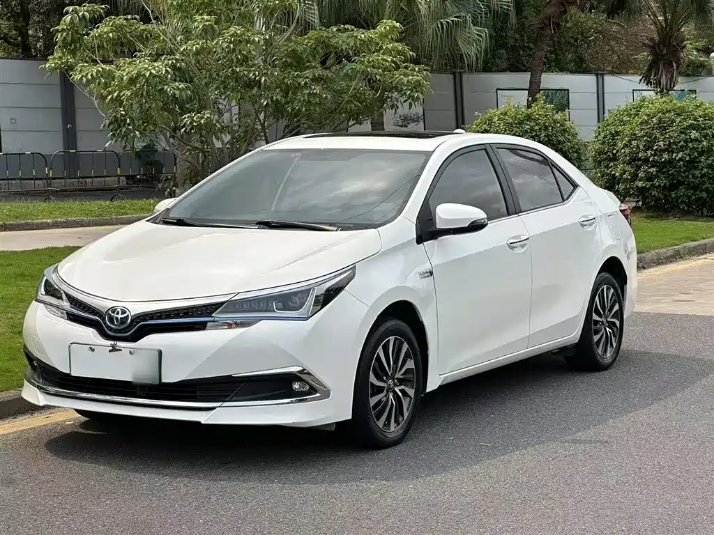 Toyota Corolla Twin Engine E+ 2019 1.8L E-CVT Leading Edition