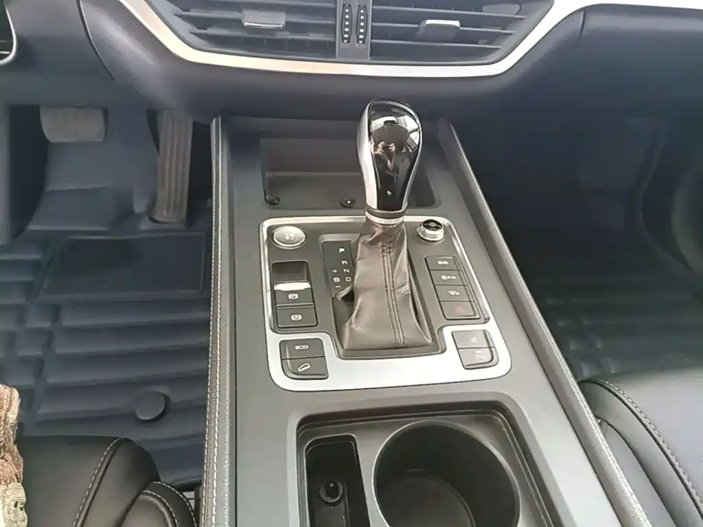 BYD Tang 2018 2.0T Automatic Smart Connection Honor Edition 7-Seater China V фото 14