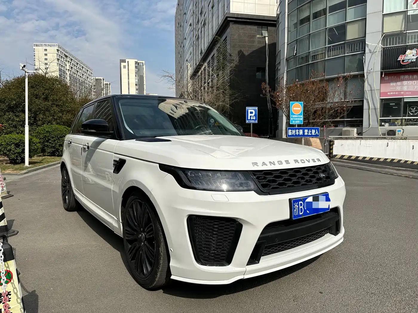 Land Rover Range Rover Sport 2015 3.0 SC V6 HSE фото 3
