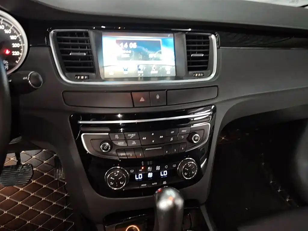 Peugeot 508 2015 1.6THP Auto Excellence Edition фото 13