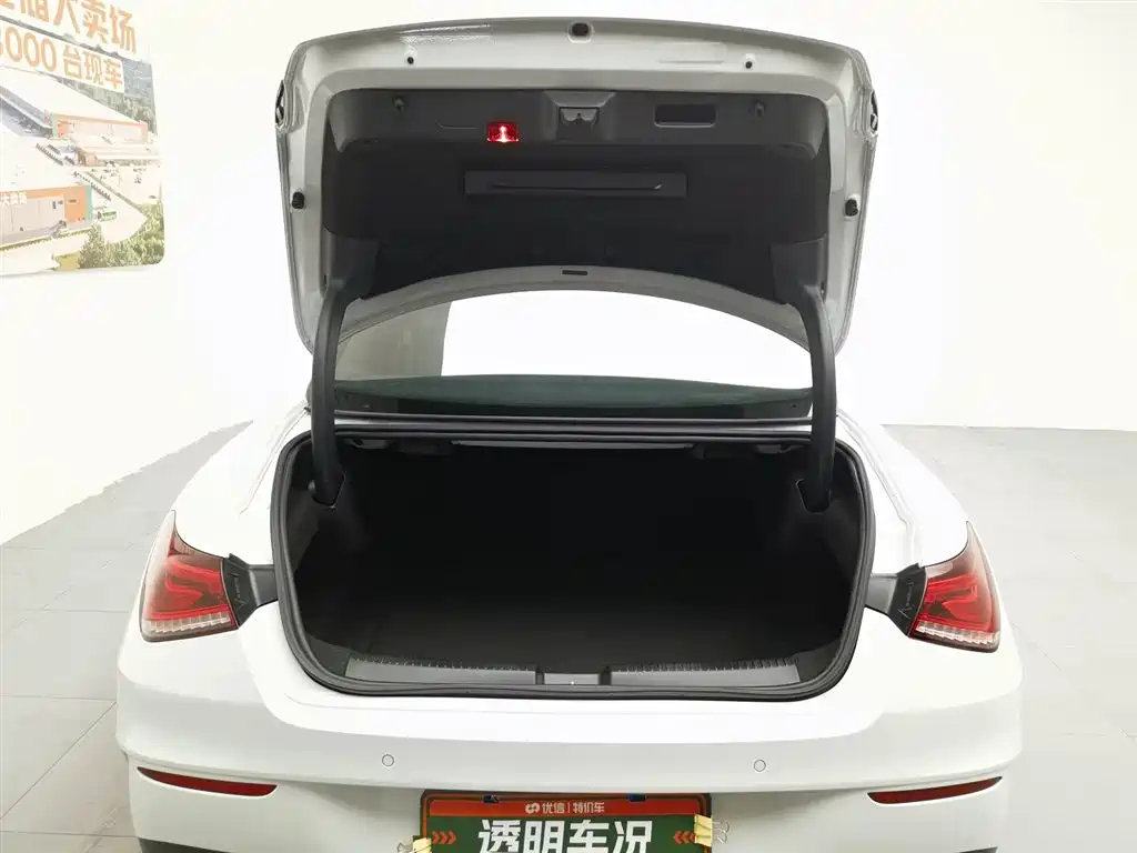 Mercedes-Benz CLA (Import) 2020 CLA 200 фото 16