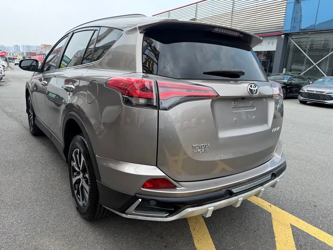 Toyota RAV4 Rongfang 2018 2.0L CVT 2WD Trend X Edition фото 8