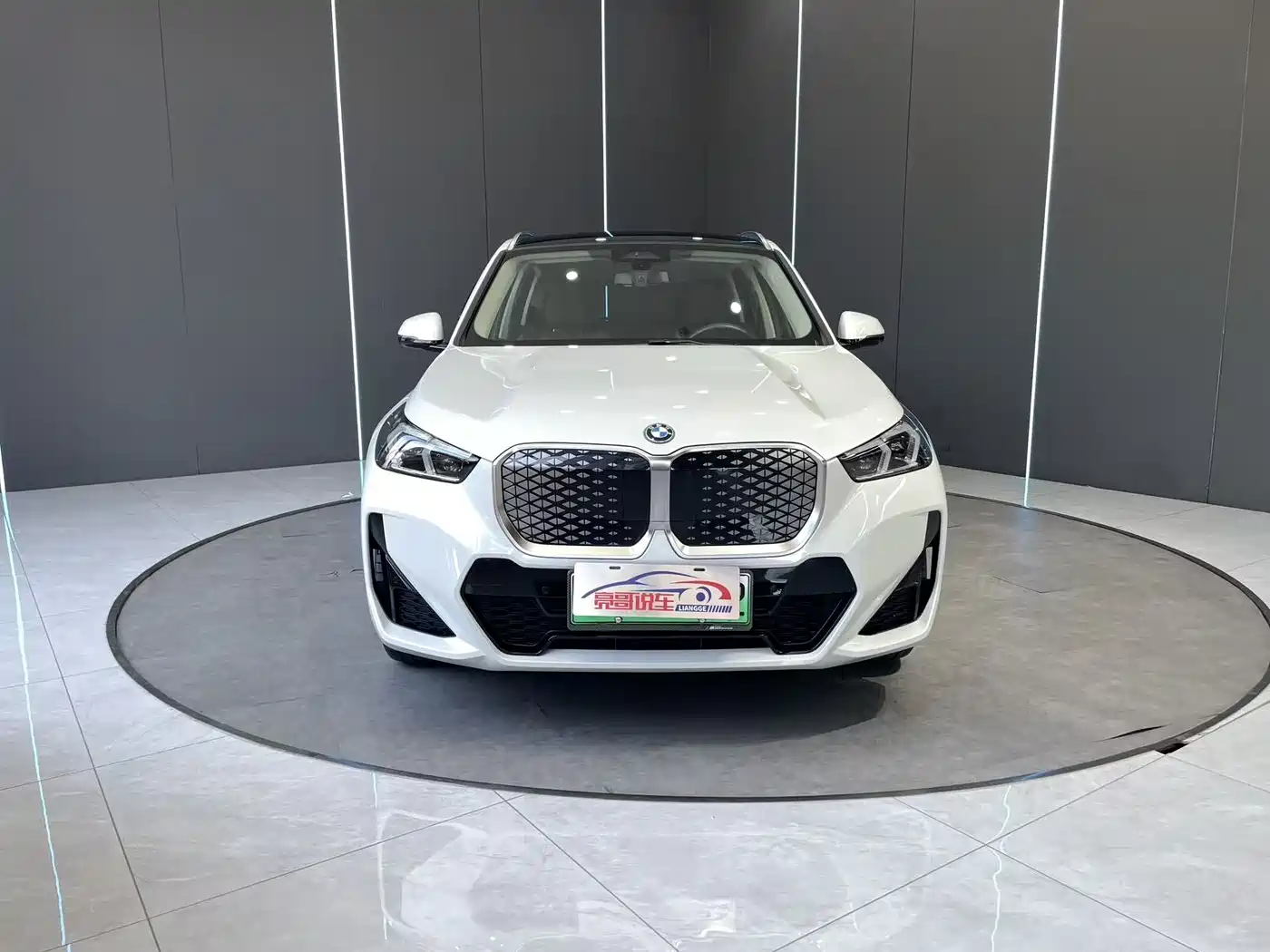BMW iX1 2023 eDrive25L M Sport Package фото 2