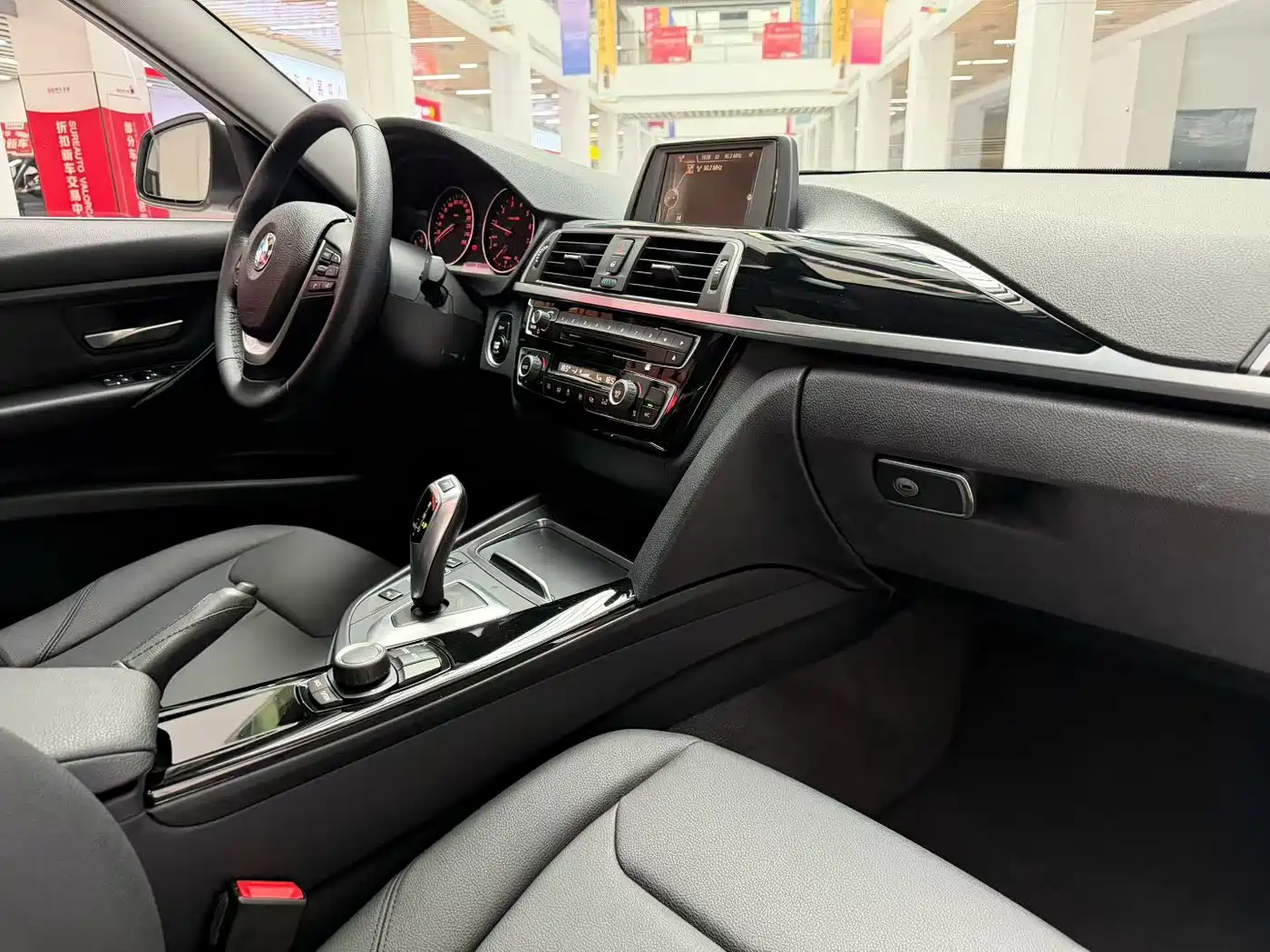 BMW 3 Series 2017 320Li Fashion фото 9