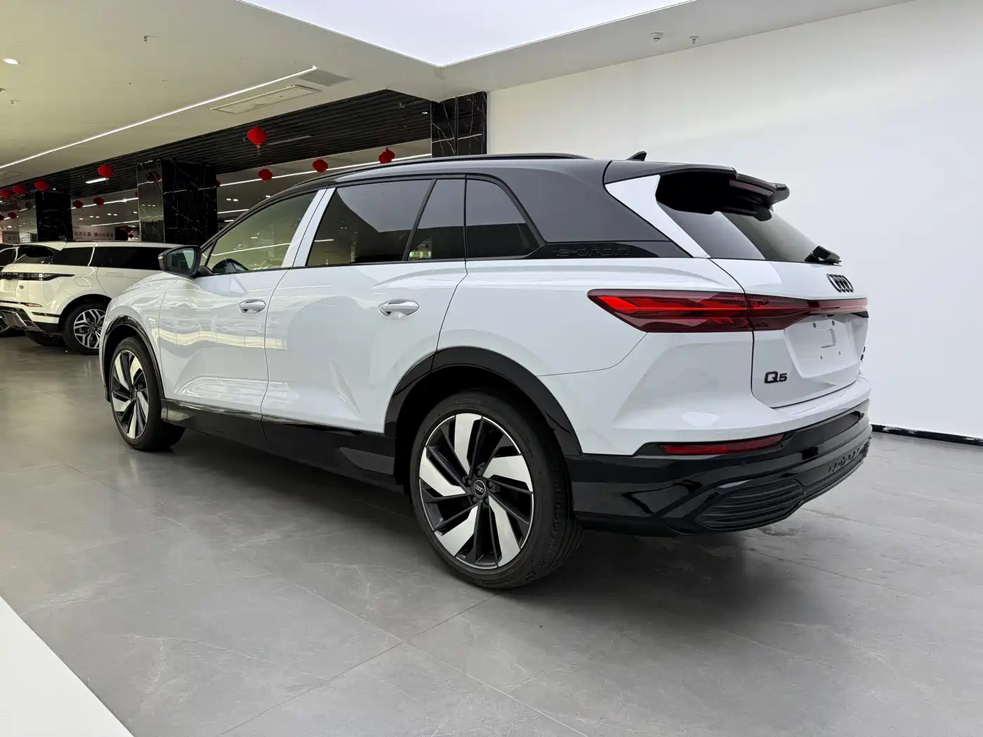 Audi Q5 e-tron 2024 50 e-tron quattro Glory Edition Mech Package фото 4