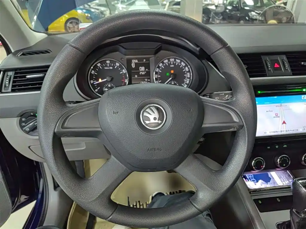 Škoda Octavia 2015 1.6L Automatic逸杰版 фото 11