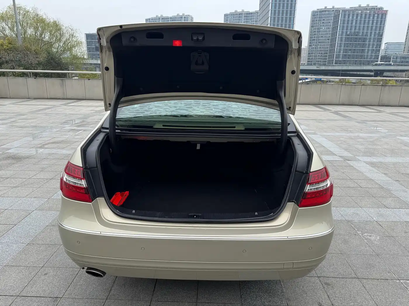 Mercedes-Benz E-Class 2011 E 200 L CGI Elegance фото 30
