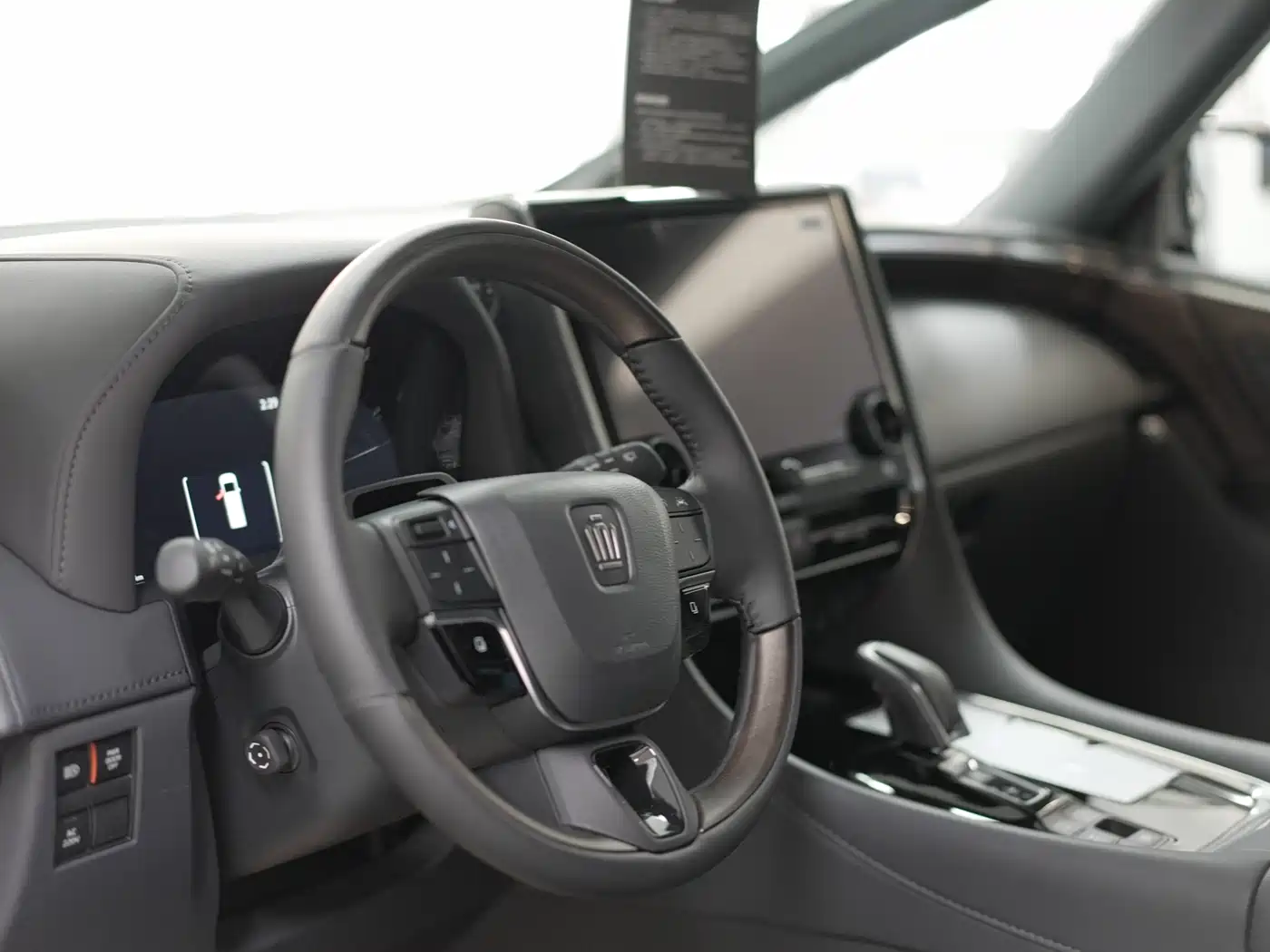 Toyota Vellfire 2025 Crown Hybrid 2.5L Ink Gold Executive Edition фото 7