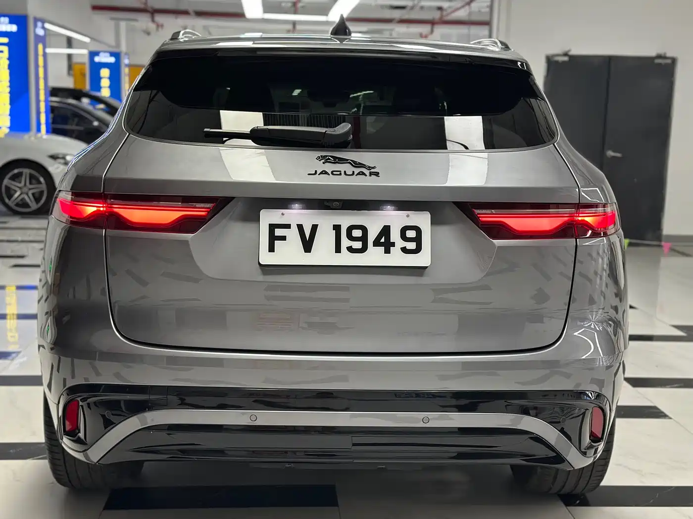 Jaguar F-PACE 2024 P250 R-Dynamic HSE фото 60