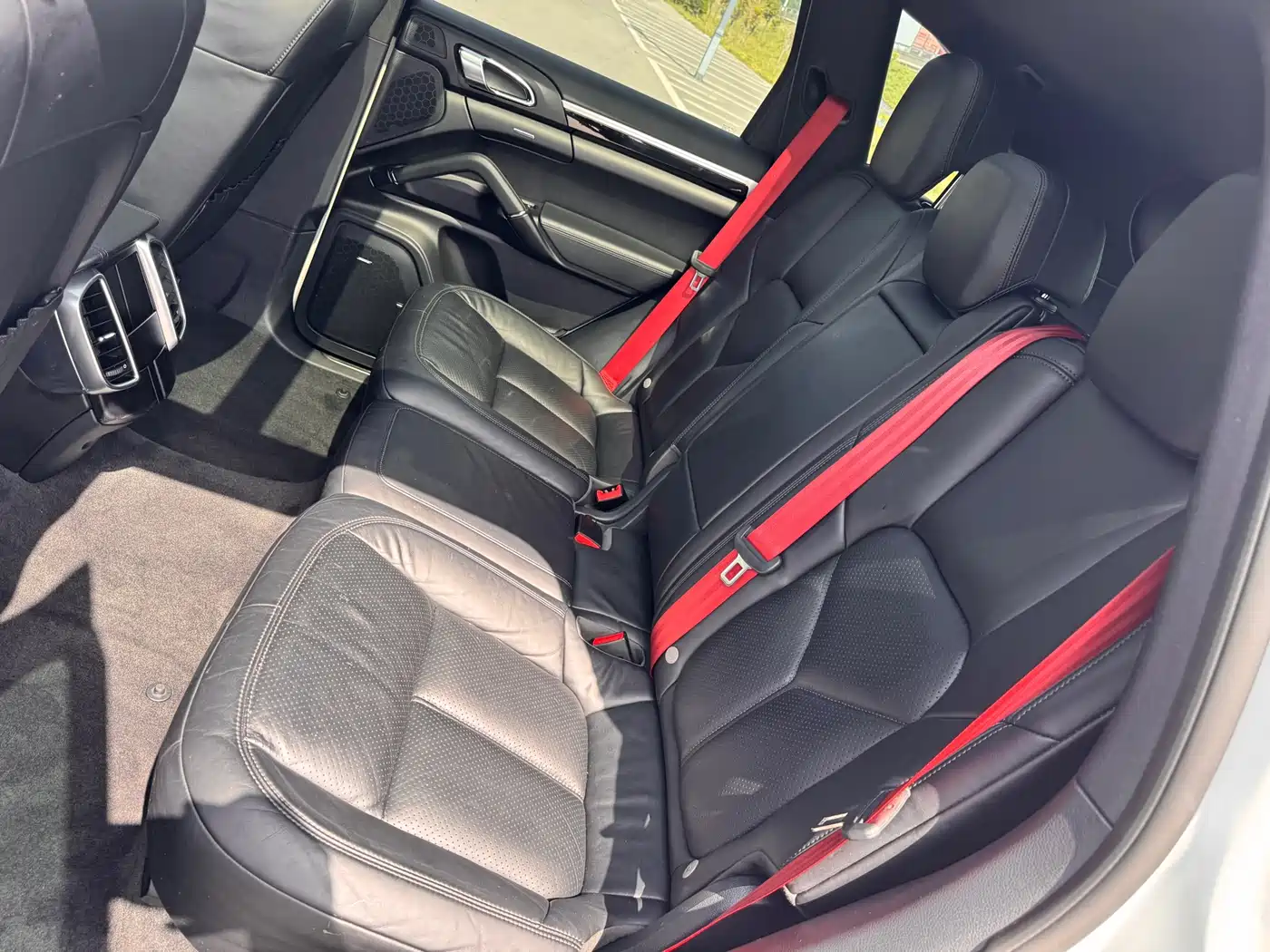 Porsche Cayenne New Energy 2016 Cayenne S E-Hybrid 3.0T фото 12