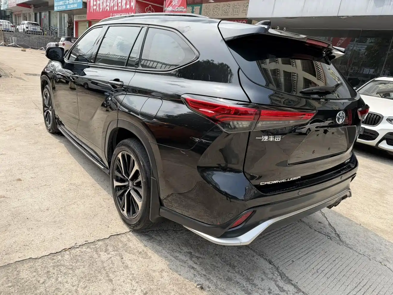 Toyota Crown Kluger 2022 2.5L HEV 4WD Luxury Edition фото 8