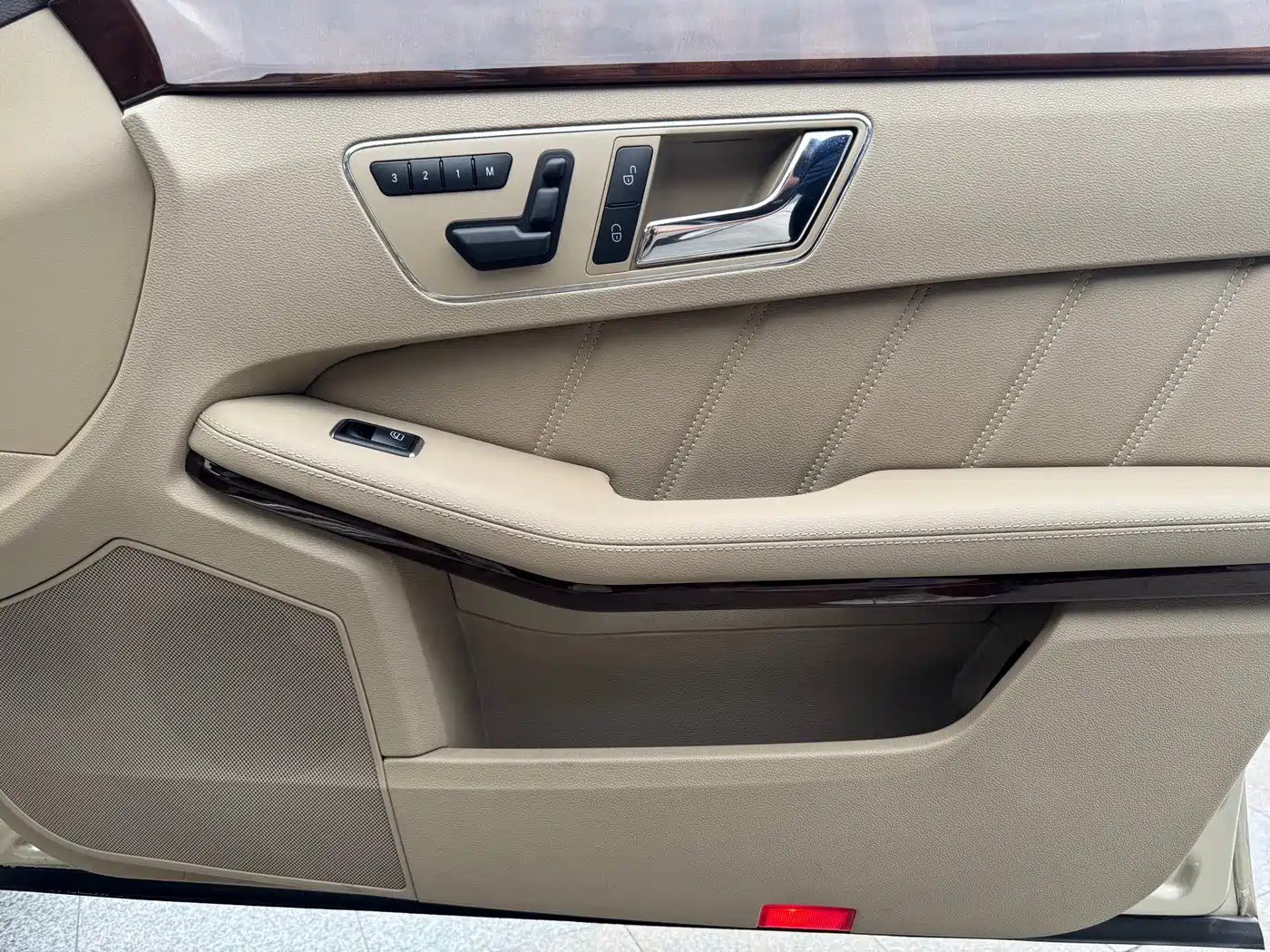Mercedes-Benz E-Class 2011 E 200 L CGI Elegance фото 29