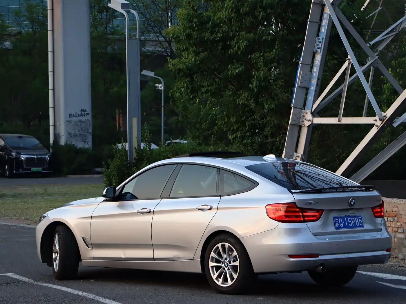 BMW 3 Series GT 2013 Model 320i Leading фото 8