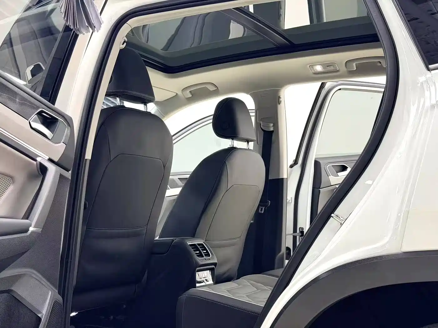 Volkswagen Tayron 2023 330TSI 2WD Luxury Plus Advanced Edition фото 7