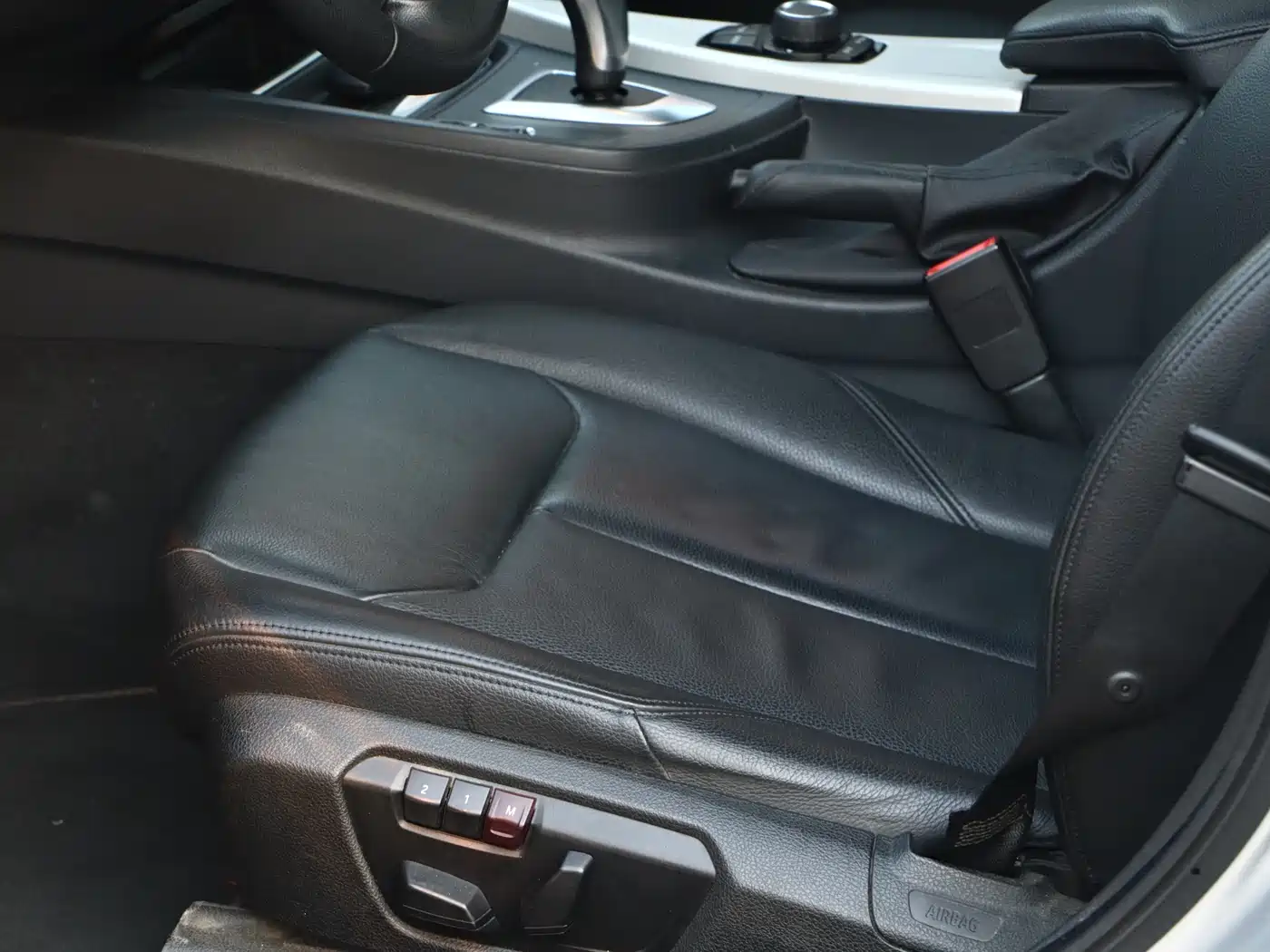 BMW 3 Series GT 2013 Model 320i Leading фото 25