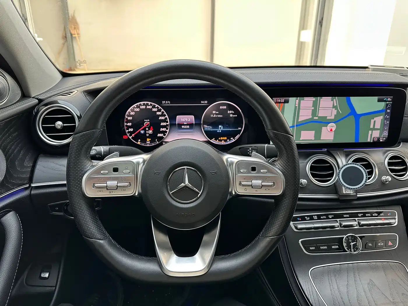 Mercedes-Benz E-Class 2019 E 300 L Luxury фото 8