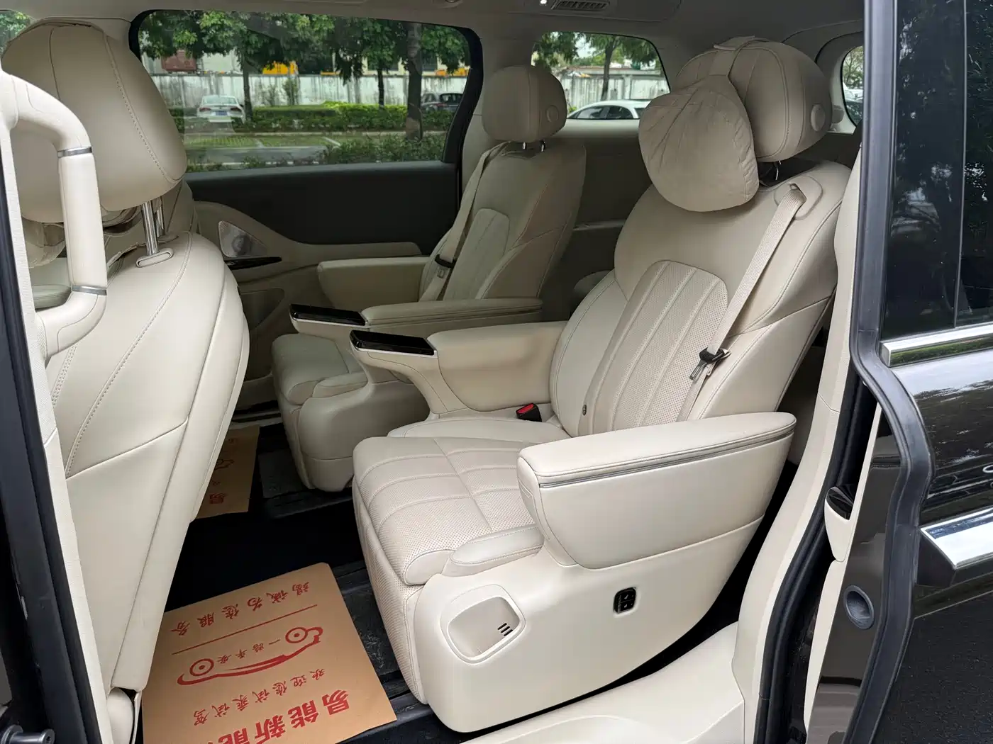 Voyah Auto Voyah Dreamer 2025 PHEV 4WD Kunpeng Premium Edition фото 11