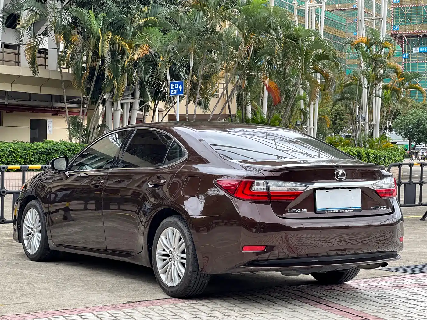 Lexus ES 2015 200 Comfort Edition фото 14