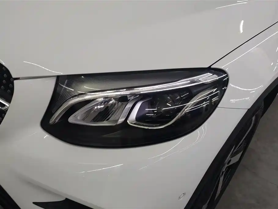 Mercedes-Benz GLC Coupe 2018 GLC 200 4MATIC Coupe SUV фото 5