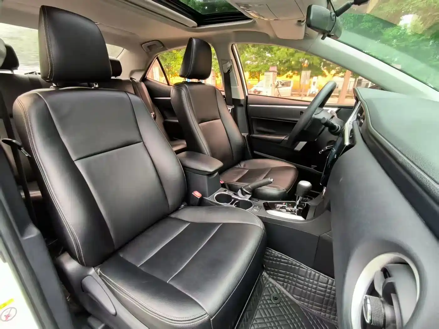 Toyota Corolla 2017 Facelift 1.2T S-CVT GL фото 4