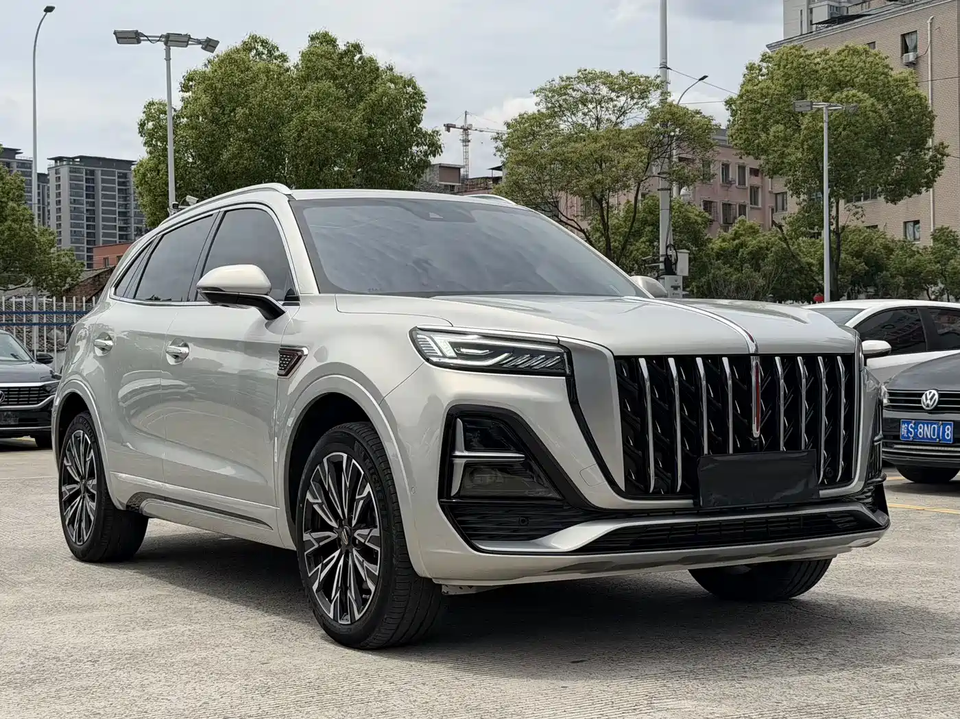 Hongqi HS5 2023 2.0T 4WD Flag Leader Pro фото 3