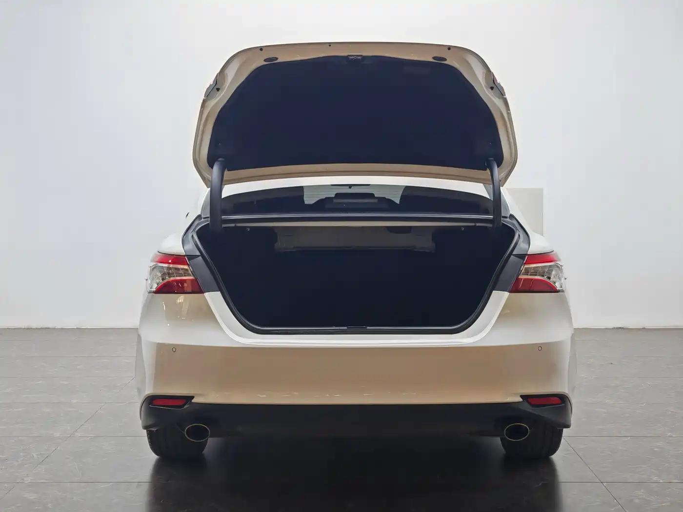 Toyota Camry 2021 2.0G Luxury Edition фото 12